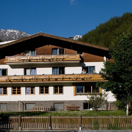 Ferienhaus Alpina Kals-am Großglockner Exteriör bild