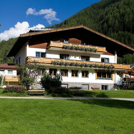 Ferienhaus Alpina Kals-am Großglockner Exteriör bild